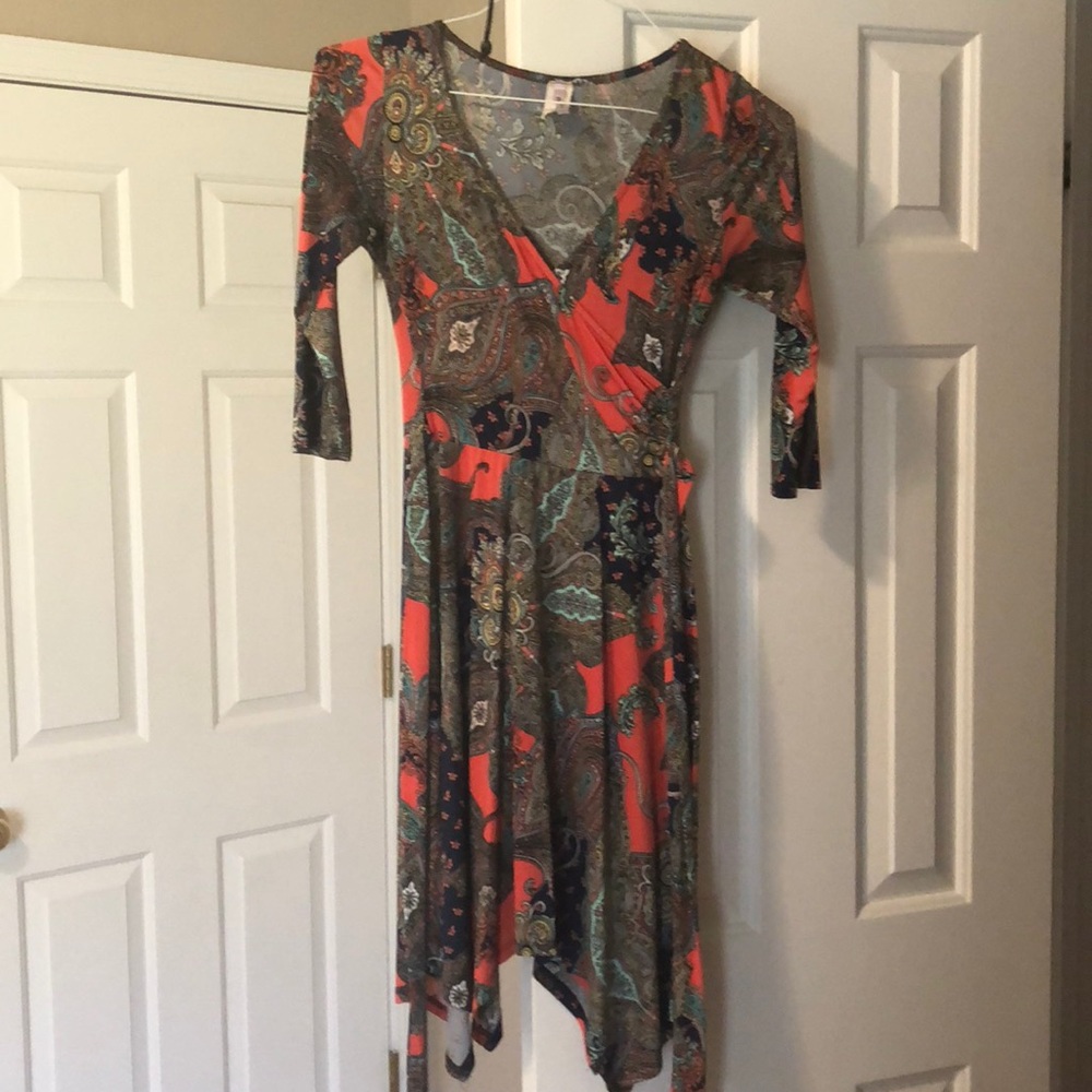 1/4 length sleeves cross body dress